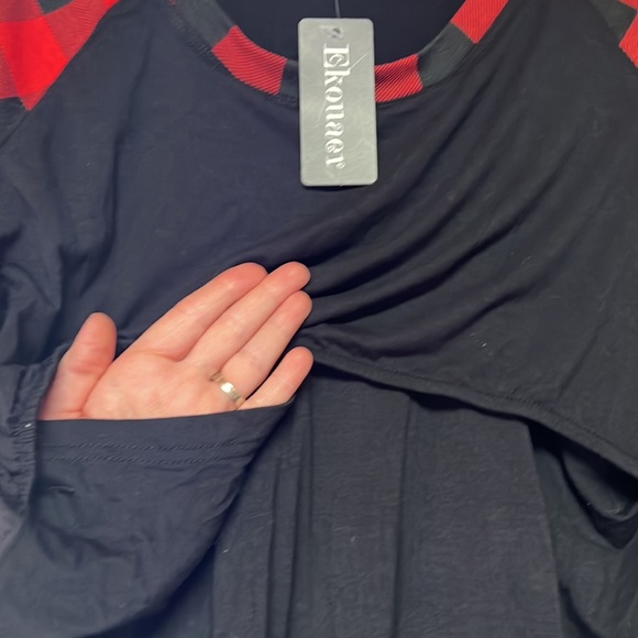 Womens small shirt- breast feeding - Picture 3 of 3